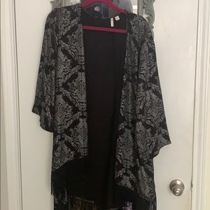 3/$25 Black silk Cato kimono